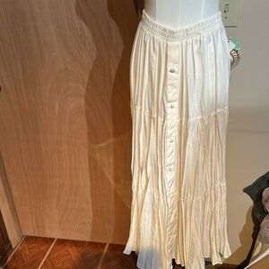Elegant Cream Maxi Skirt small nwt